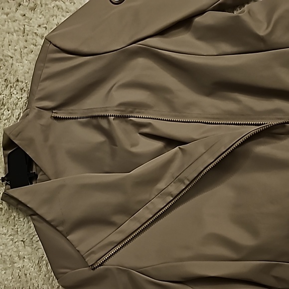🌧Like New Calvin Klein Raincoat. Tan: Size XL - Picture 3 of 6